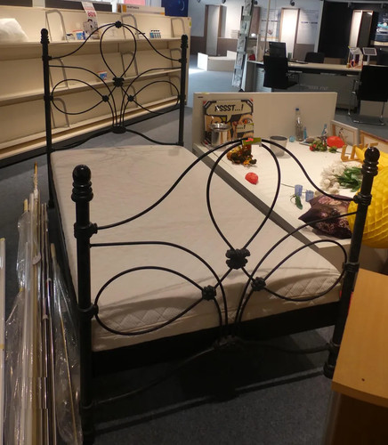 Bettgestell inklusive matratze - inklusive,